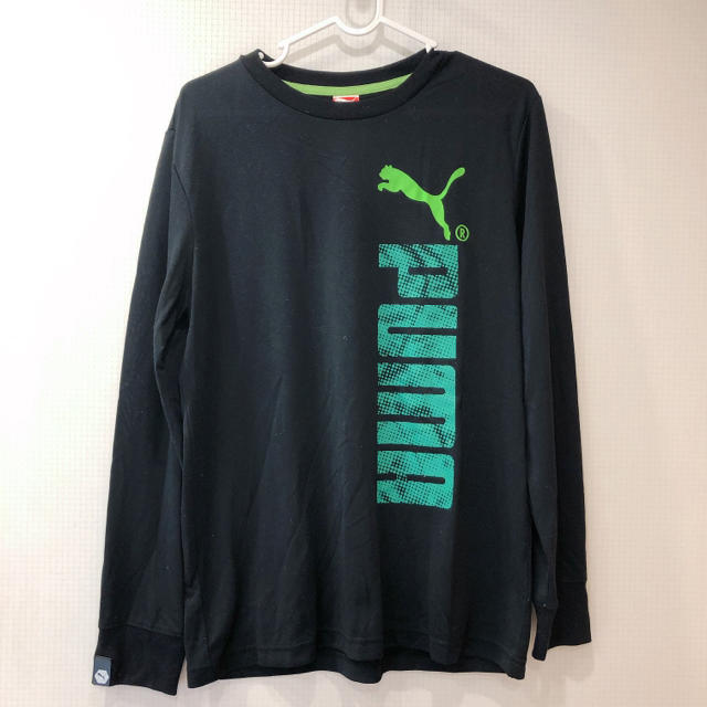 PUMA(プーマ)の新品 プーマ 黒 長袖Tシャツ 緑 ロゴ ブランド 冬春 スポーツ 半袖 ウェア メンズのトップス(Tシャツ/カットソー(七分/長袖))の商品写真