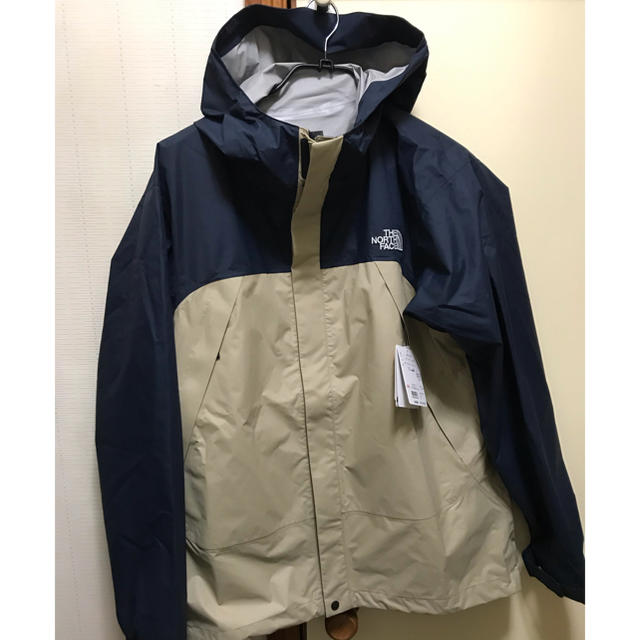 THE NORTH FACE(ザノースフェイス)のノースフェイス ドットショットジャケット ツイルベージュ M試着のみ メンズのジャケット/アウター(ナイロンジャケット)の商品写真