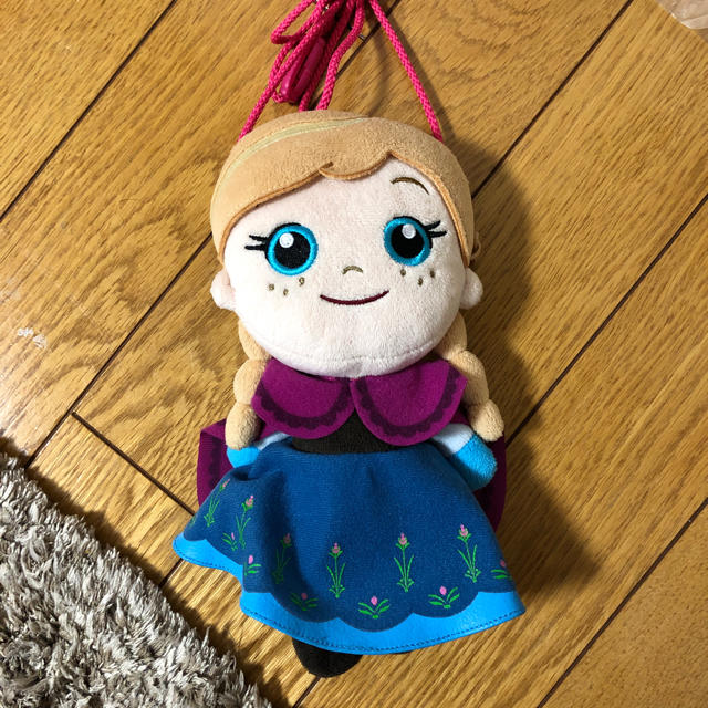 アナと雪の女王(アナトユキノジョオウ)のアナ雪ぬいぐるみポシェット 美品 キッズ/ベビー/マタニティのこども用バッグ(ポシェット)の商品写真