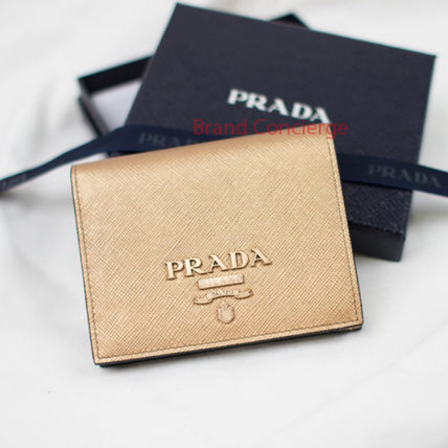 PRADA(プラダ)のママ 様 レディースのバッグ(ショルダーバッグ)の商品写真