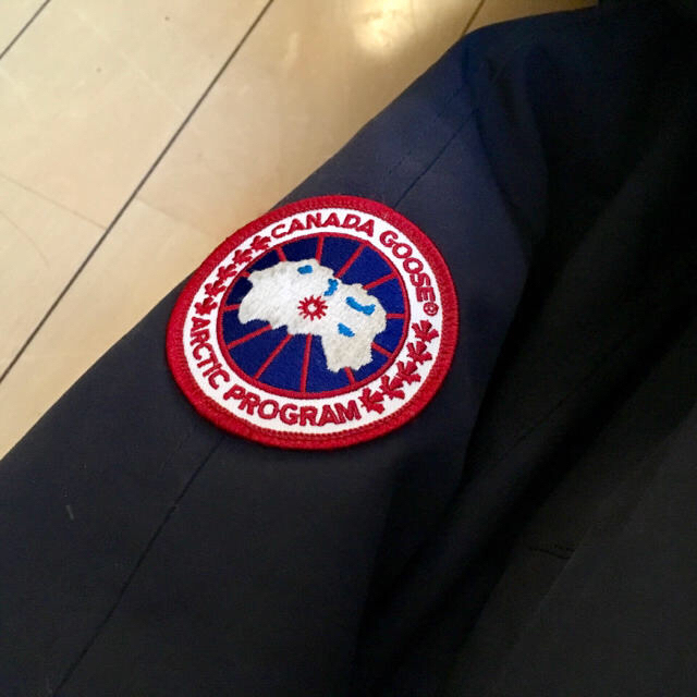 CANADA GOOSE(カナダグース)のカナダグース ダウンジャケット(中古) レディースのジャケット/アウター(ダウンジャケット)の商品写真