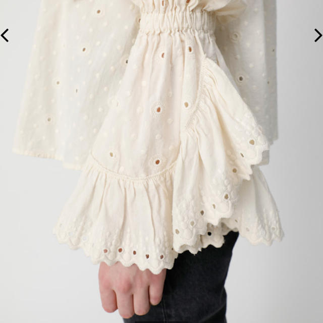 moussy(マウジー)のMOUSSY LACE RUFFLE ブラウス   レース  レディースのトップス(シャツ/ブラウス(長袖/七分))の商品写真