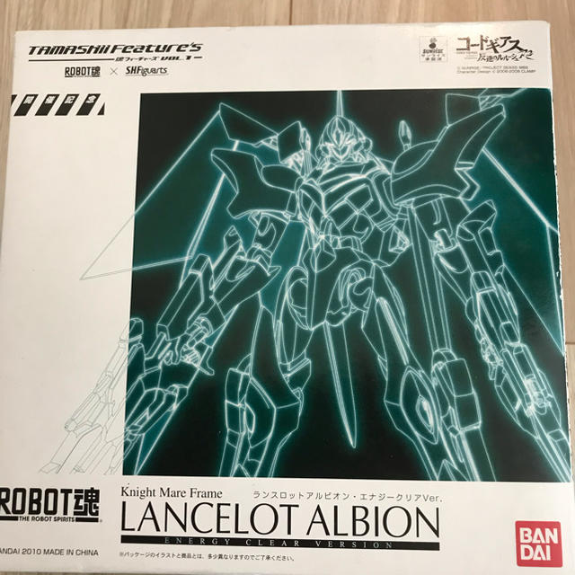 BANDAI(バンダイ)の【希少】ROBOT魂 ランスロットアルビオン・エナジークリアVer. エンタメ/ホビーのフィギュア(SF/ファンタジー/ホラー)の商品写真