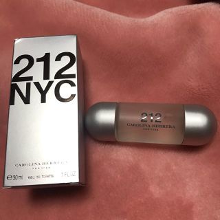 キャロライナヘレナ(CAROLINA HERRERA)のキャロライナヘレラ 212 香水(ユニセックス)