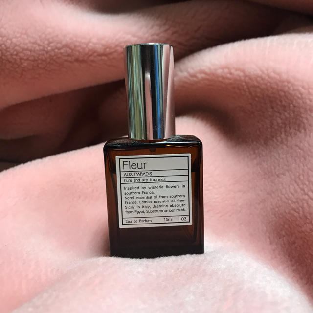 AUX PARADIS(オゥパラディ)のAUX PARADIS fleur フルール 1番人気 香水 コスメ/美容の香水(香水(女性用))の商品写真