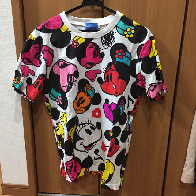 Disney(ディズニー)のディズニーTシャツ カラフル ミニーちゃん レディースのトップス(Tシャツ(半袖/袖なし))の商品写真