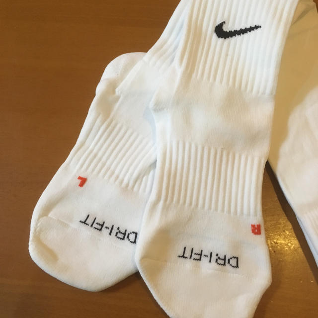 NIKE(ナイキ)のナイキ サッカーソックス  白 スポーツ/アウトドアのサッカー/フットサル(その他)の商品写真