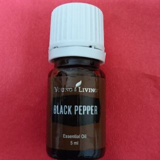 ☆新品未開封☆ヤングリビングYoungliving☆ﾌﾞﾗｯｸﾍﾟｯﾊﾟｰ(エッセンシャルオイル（精油）)