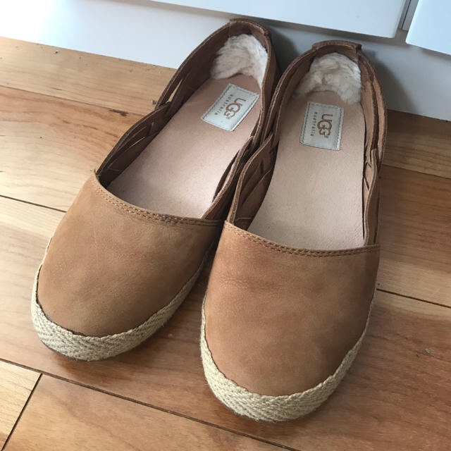 美品★ ugg レザーパンプス