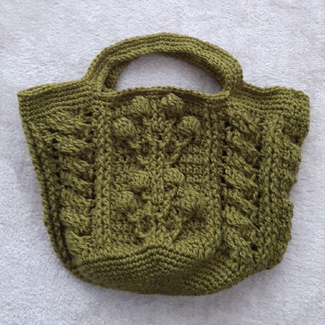 手編み　バッグ ハンドメイドのファッション小物(バッグ)の商品写真