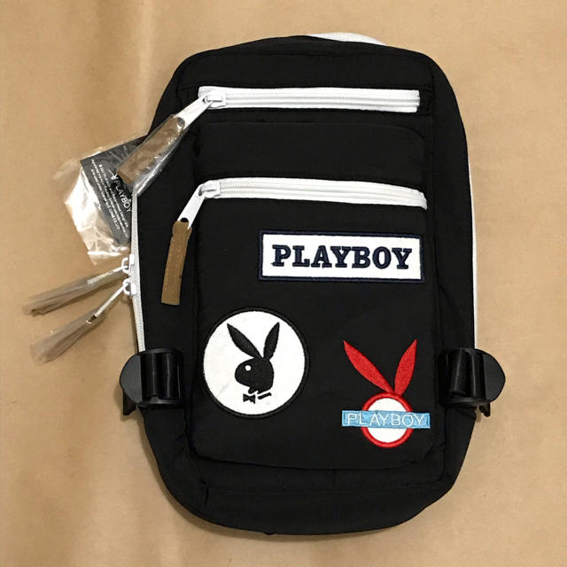 PLAYBOY(プレイボーイ)のPLAYBOY ボディーバッグ 黒 メンズのバッグ(ボディーバッグ)の商品写真