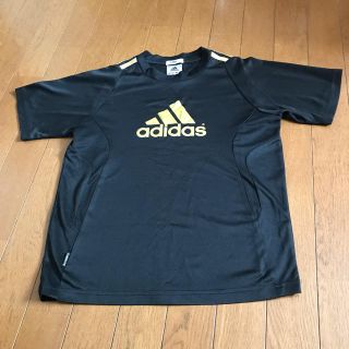 アディダス(adidas)のadidas Tシャツ(Tシャツ/カットソー)