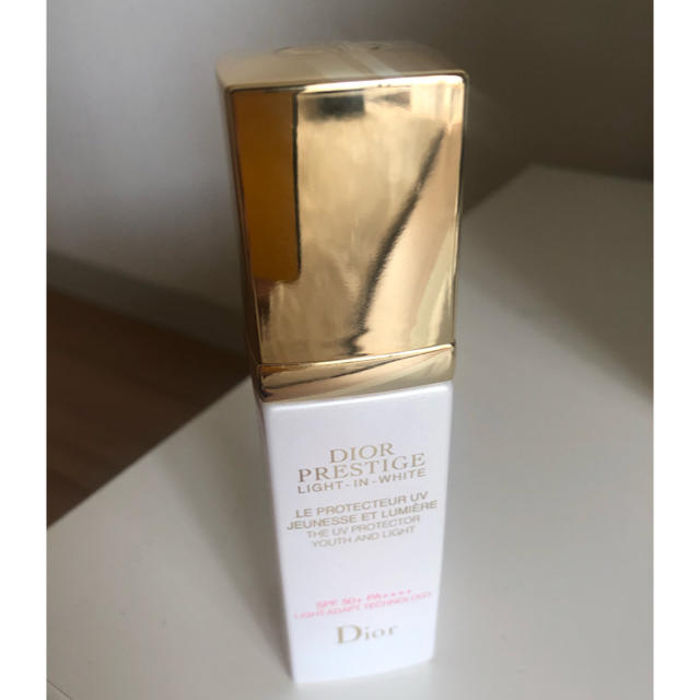 Dior(ディオール)のDior プレステージ ホワイト ル プロテクター ルミエールuv コスメ/美容のベースメイク/化粧品(化粧下地)の商品写真