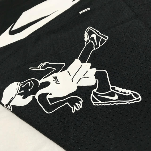 NIKE(ナイキ)の黒【新品/L】NIKE ナイキ スポーツウェア NSW メンズ ショートスリーブ メンズのトップス(Tシャツ/カットソー(七分/長袖))の商品写真