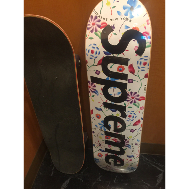 Supreme(シュプリーム)のSupreme Airbrushed Floral Skateboard スポーツ/アウトドアのスポーツ/アウトドア その他(スケートボード)の商品写真