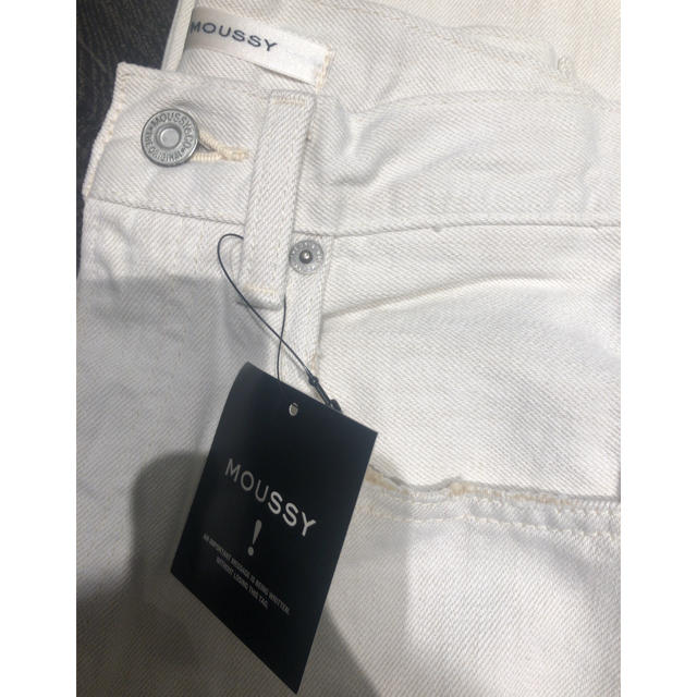 moussy(マウジー)のMOUSSY HIGH WAIST LOOSE WHT STRAIGHT   レディースのパンツ(デニム/ジーンズ)の商品写真