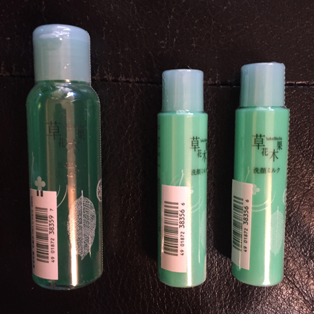 草花木果 化粧水と洗顔ミルク ミニサイズ コスメ/美容のキット/セット(サンプル/トライアルキット)の商品写真