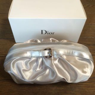 クリスチャンディオール(Christian Dior)の新品⭐️ディオール くしゅシルバーポーチ(ポーチ)