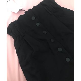 ザラ(ZARA)のZARA 新品タグ付き 黒色スカート(ミニスカート)