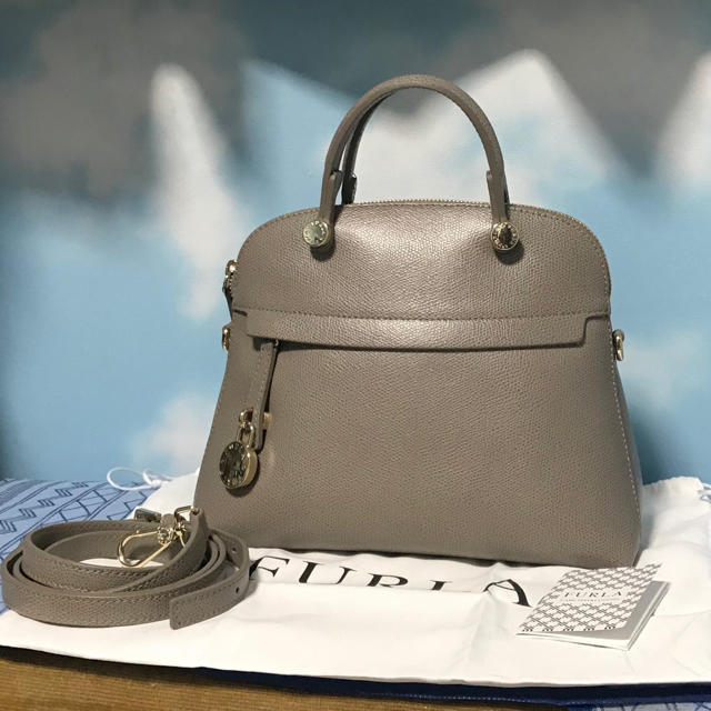 Furla(フルラ)の大人気サッビア✨フルラ パイパー バッグ ハンドバッグ S SABBIA 正規品 レディースのバッグ(ショルダーバッグ)の商品写真