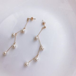 【ハンドメイド】ジグザグパールデザインピアス(ピアス)