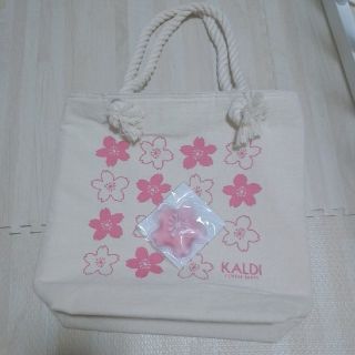 カルディ(KALDI)の【チャッピー様専用】カルディ さくら保冷バッグ(トートバッグ)