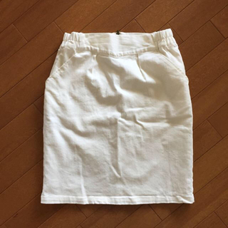 クレドソル(CLEF DE SOL)の白タイトスカート(ひざ丈スカート)