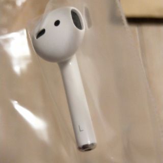 アップル(Apple)の【新品未使用】Apple 純正 AirPods 左耳 (ヘッドフォン/イヤフォン)