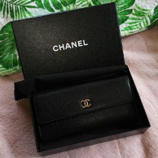 CHANEL - 早い者勝ち！正規品！CHANEL カメリア ラムスキン長財布♪の通販｜ラクマ