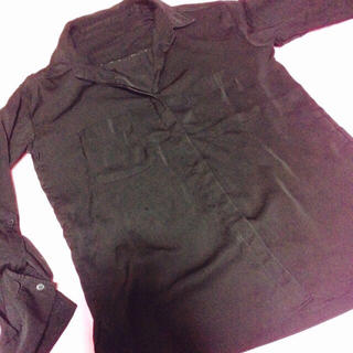 ジーユー(GU)の黒ワイシャツ(シャツ/ブラウス(長袖/七分))