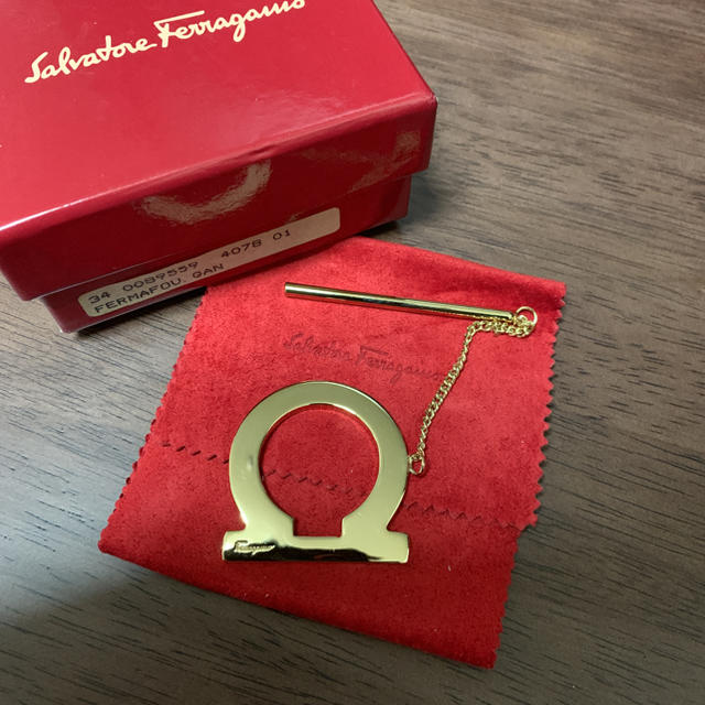 Salvatore Ferragamo(サルヴァトーレフェラガモ)のSalvatore Ferragamo☆スカーフリング 未使用 レディースのファッション小物(その他)の商品写真