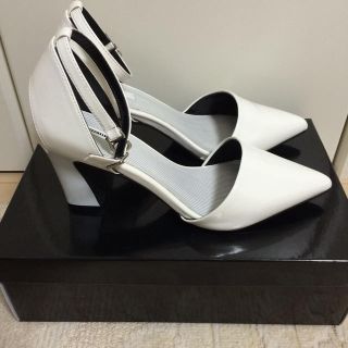 ムルーア(MURUA)の新品♡カバーベルトパンプス(ハイヒール/パンプス)