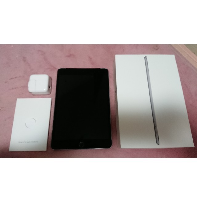 ほぼ新品 iPad mini 4 Wi-Fi+Cellular 16GB