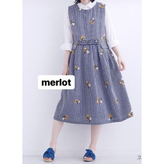 メルロー(merlot)の【 merlot 】ギンガムチェック柄花刺繍ワンピース(ひざ丈ワンピース)