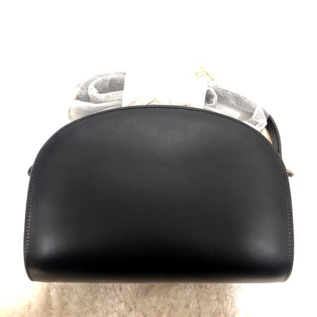A.P.C - A.P.C ハーフムーン クロスボディ ショルダーバッグ ブラック