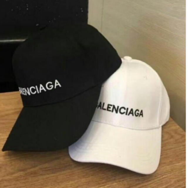 BALENCIAGAキャップ（ブラック）