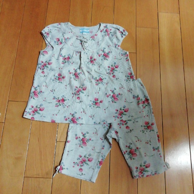 KID BLUE(キッドブルー)のキットブルー　100　パジャマ キッズ/ベビー/マタニティのキッズ服女の子用(90cm~)(パジャマ)の商品写真