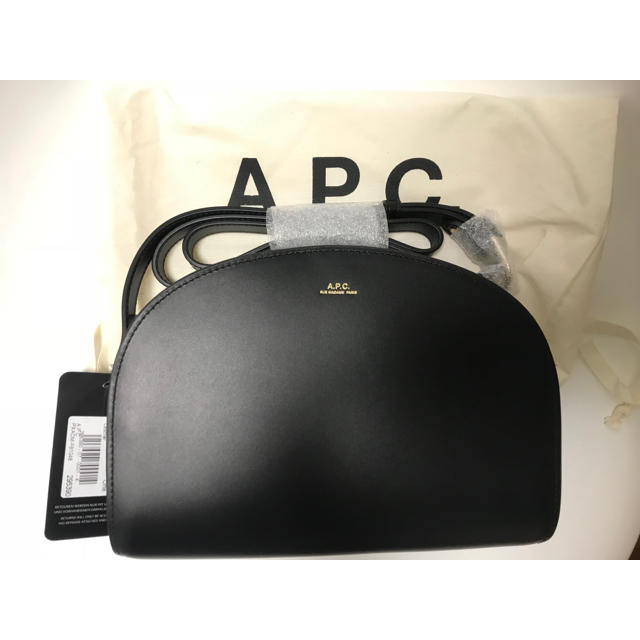 A.P.C(アーペーセー)の★A.P.C.★ハーフムーン ショルダー/クロスボディバッグ レディースのバッグ(ショルダーバッグ)の商品写真