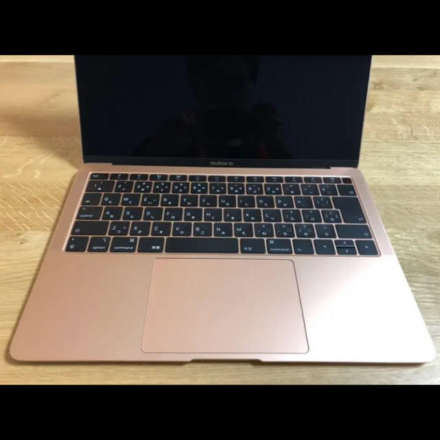 Apple(アップル)の［新品同様］MacBook Air 2018 ゴールド 充電1回 スマホ/家電/カメラのPC/タブレット(ノートPC)の商品写真