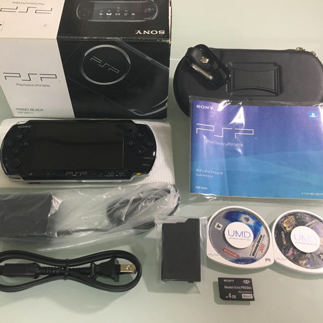 PlayStation Portable(プレイステーションポータブル)の新品同様 PSP-3000 ピアノブラックとブロッサムピンク エンタメ/ホビーのゲームソフト/ゲーム機本体(携帯用ゲーム機本体)の商品写真