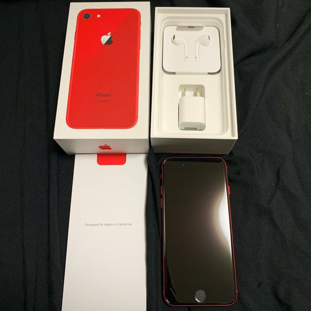 Apple(アップル)の【超美品】docomo iPhone8 PRODUCT RED 64GB 本体 スマホ/家電/カメラのスマートフォン/携帯電話(スマートフォン本体)の商品写真