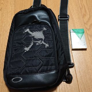 オークリー(Oakley)の中古 OAKLEY オークリー ボディーバッグ スカル(ボディーバッグ)