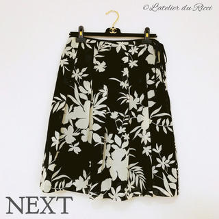 リフレクト(ReFLEcT)の《美品》NEXT 花柄 シフォン プリーツスカート size 40(ひざ丈スカート)