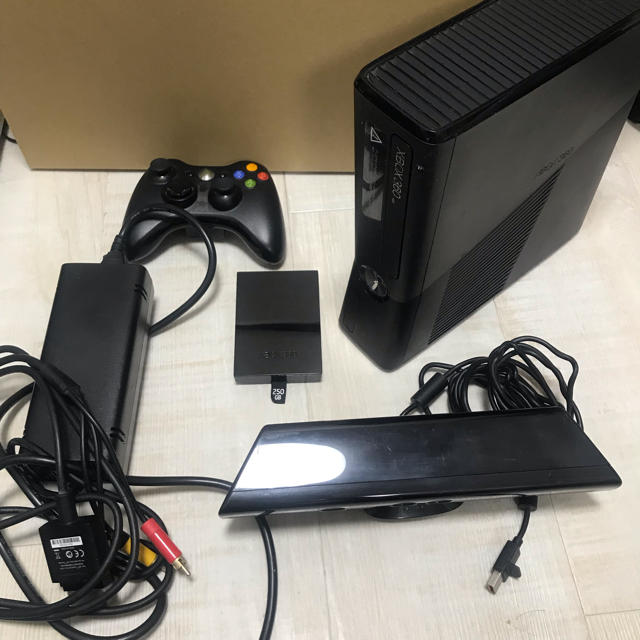 ゲームソフト/ゲーム機本体xbox 360 キネクト同梱版 動作未確認 ジャンク扱い