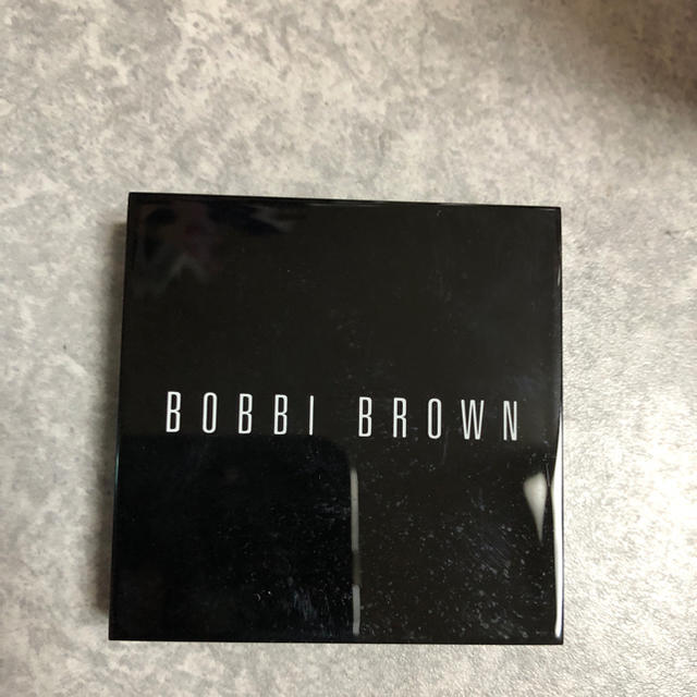 BOBBI BROWN(ボビイブラウン)のBOBBI BROWN ブライトニングブリック 新品未使用 コスメ/美容のベースメイク/化粧品(チーク)の商品写真