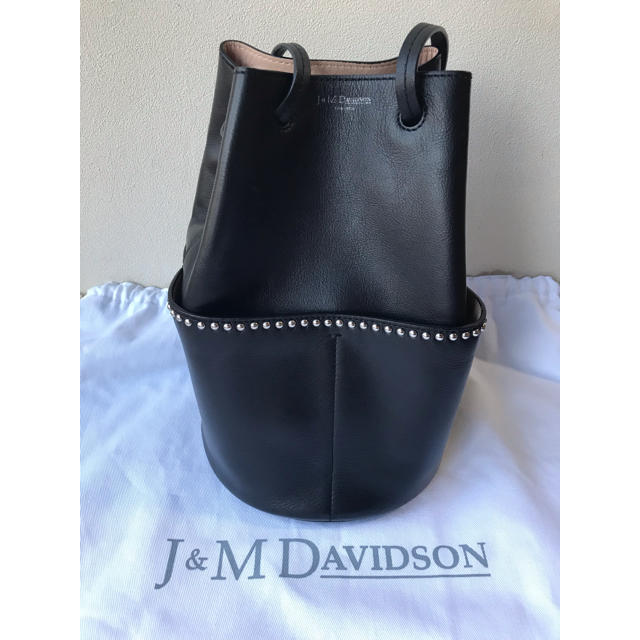 J&M DAVIDSON(ジェイアンドエムデヴィッドソン)の5月限定お値下げ！J&M DAVIDSON ミニデイジー ウィス スタッズ レディースのバッグ(ショルダーバッグ)の商品写真