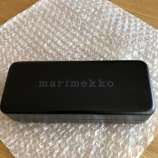 marimekko(マリメッコ)のマリメッコ  ハードメガネケース(メガネ拭き付き) レディースのファッション小物(サングラス/メガネ)の商品写真