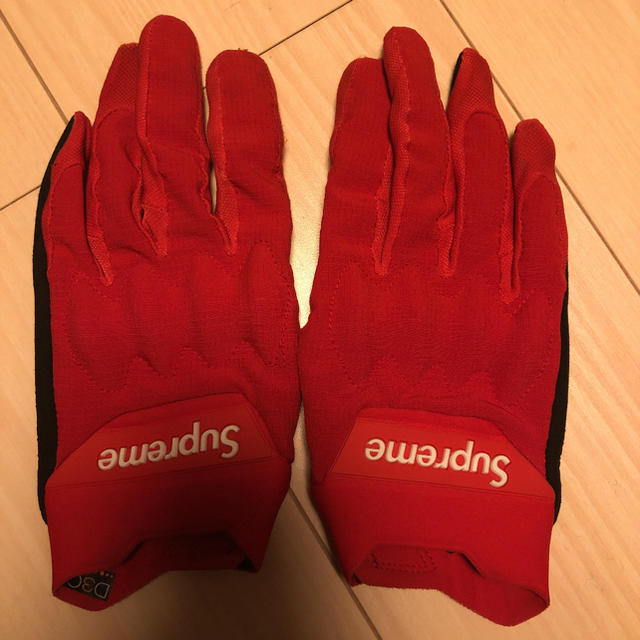 Supreme(シュプリーム)のSupreme Fox Racing Bomber LT Gloves 赤 メンズのファッション小物(手袋)の商品写真