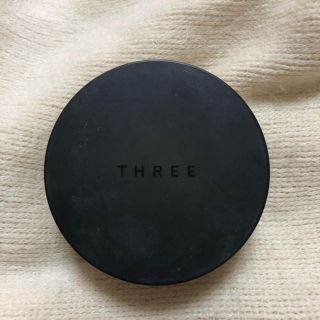 スリー(THREE)のTHREE(フェイスパウダー)