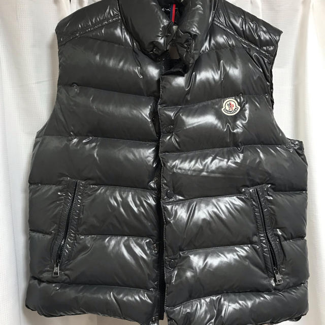 MONCLER(モンクレール)のモンクレール  ダウンベスト サイズ4 正規品 メンズのジャケット/アウター(ダウンベスト)の商品写真